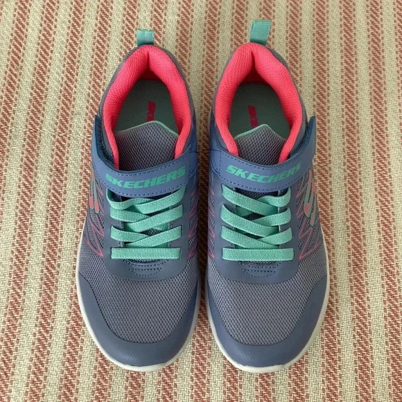 NWT Sketchers Microspec Kid’s Shoe, Bungee Sneakers - Picture 3 of 10